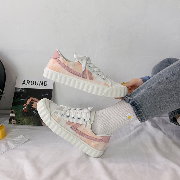 Modern női tornacipő textil megkötővel