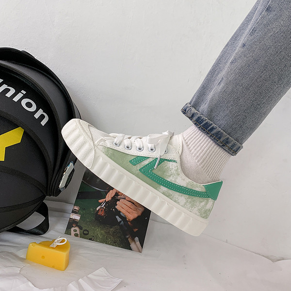 Modern női tornacipő textil megkötővel