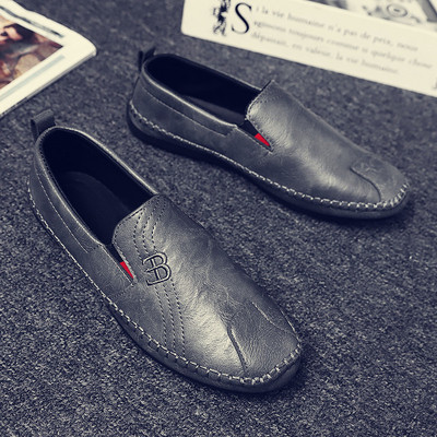 Μοντέρνα έκο δερμάτινα μοκασίνια ανδρικά με κεντήματα