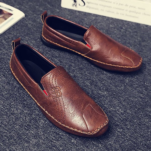 Μοντέρνα έκο δερμάτινα μοκασίνια ανδρικά με κεντήματα