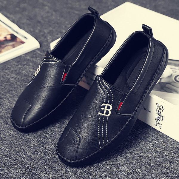 Μοντέρνα έκο δερμάτινα μοκασίνια ανδρικά με κεντήματα