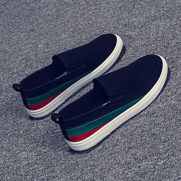 Ανδρικά μοκασίνια από υφάσματα με επίπεδη σόλα