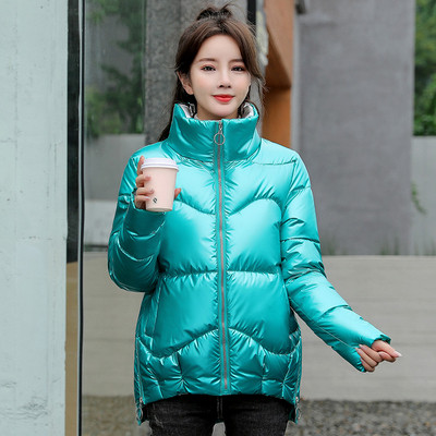 Rövid női téli kabát egyenes gallérral és kapucni nélkül