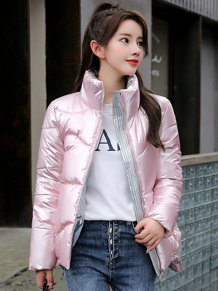 Rövid női téli kabát egyenes gallérral és kapucni nélkül