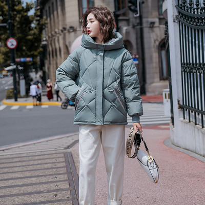 Γυναικείο μπουφάν φθινοπώρου-χειμώνα με κουκούλα: μοντέλο σε κόκκινο, κίτρινο, μπλε, μοβ, μαύρο, πράσινο