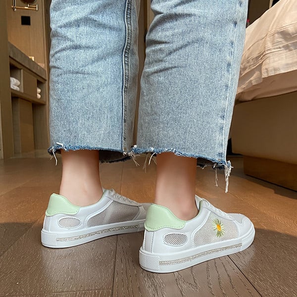 Νέο μοντέλο casual γυναικεία αθλητικά παπούτσια με κέντημα και επίπεδη σόλα