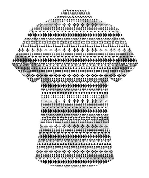 Μοντέρνο ανδρικό πουκάμισο με κοντά μανίκια και κλασικό κολάρο