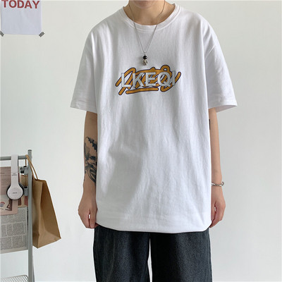 Széles, feliratos póló rövid ujjal