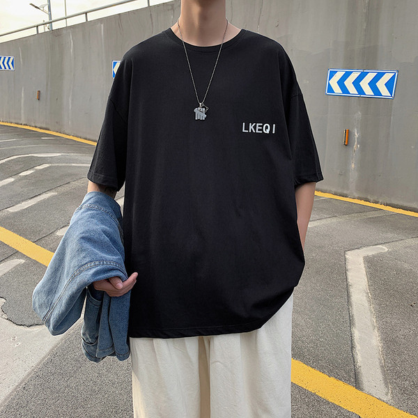 Lai tekstide ja lühikeste varrukatega T-särk meestele