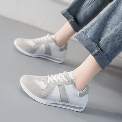 Női alkalmi tornacipő fehér és fekete színben