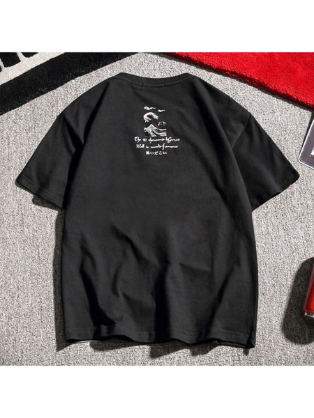 Alkalmi férfi póló ovális nyakkivágással és mintával