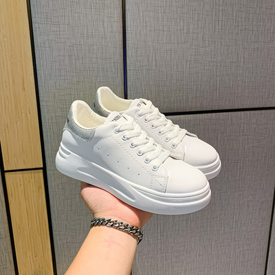 Μοντέρνα γυναικεία αθλητικά παπούτσια κατασκευασμένα από έκο δέρμα με κορδόνια