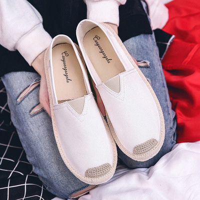 Ανδρικά μοκασίνια από μοντέρνο ύφασμα με επίπεδη σόλα