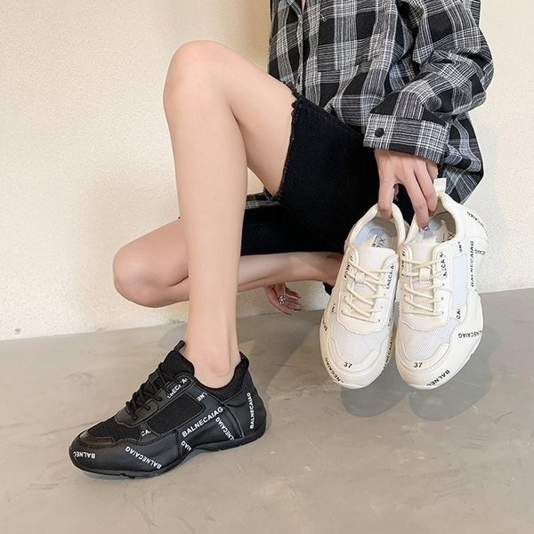 Γυναικεία casual αθλητικά παπούτσια με επιγραφές