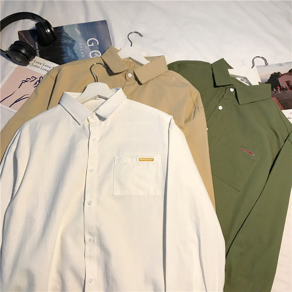 Ανδρικό πουκάμισο με κλασικό γιακά, μακριά μανίκια και τσέπη