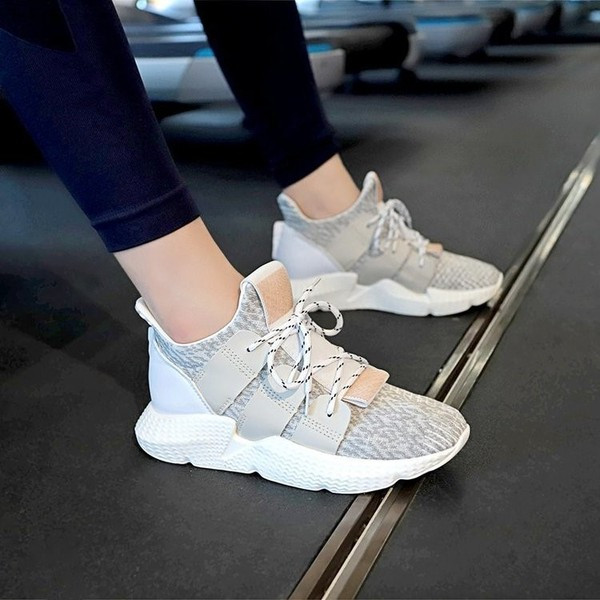 Γυναικεία αθλητικά παπούτσια με σόλα από καουτσούκ