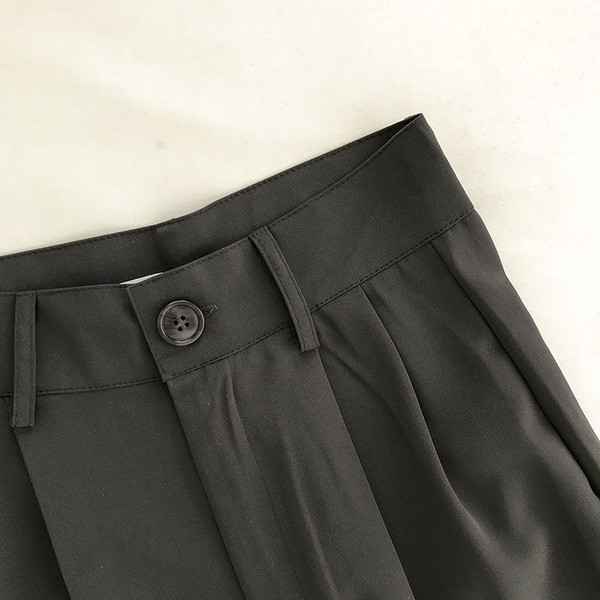 Μοντέρνο γυναικείο παντελόνι με ψηλή μέση και τσέπες