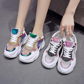 Νέο μοντέλο γυναικεία αθλητικά παπούτσια με γυαλιστερά στοιχεία και τραχιά σόλα