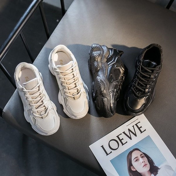 Γυναικεία έκο δερμάτινα  παπούτσια με τραχιά σόλα