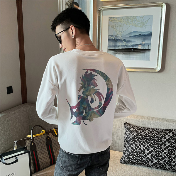 Moodne meeste pluus ovaalse kaelusega ja pikkade varrukatega