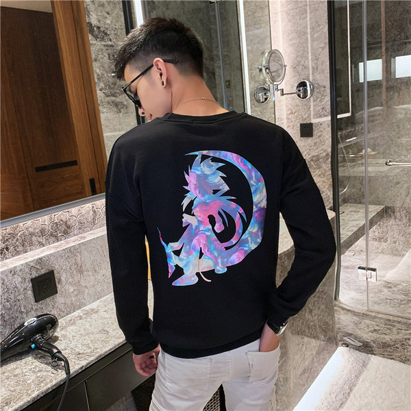 Moodne meeste pluus ovaalse kaelusega ja pikkade varrukatega