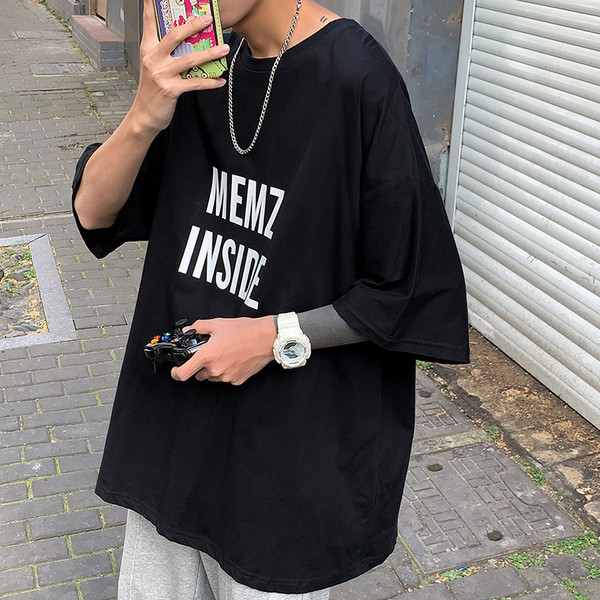 Lai suvine kirjadega T-särk