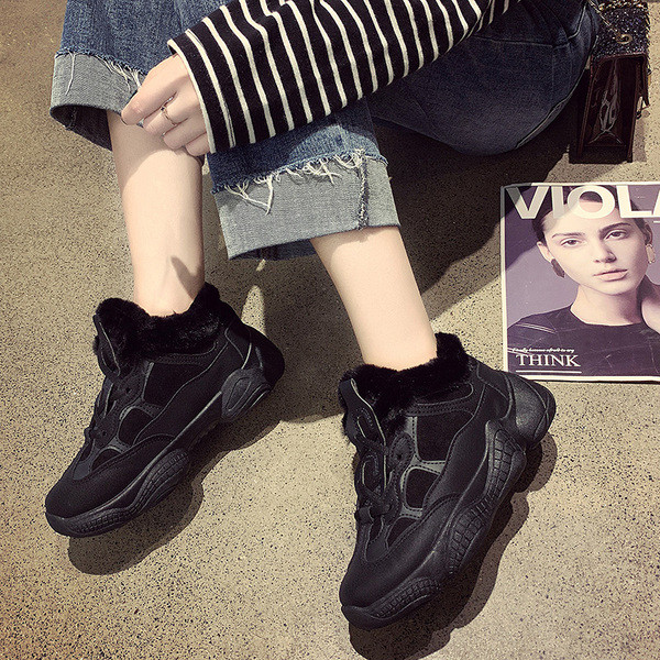 Magas női tornacipő új modellje pehely és durva talppal