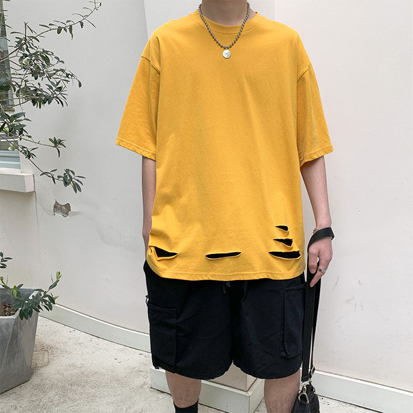 Nyári póló szakadt motívumokkal