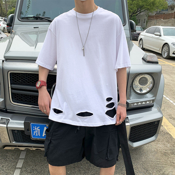 Nyári póló szakadt motívumokkal