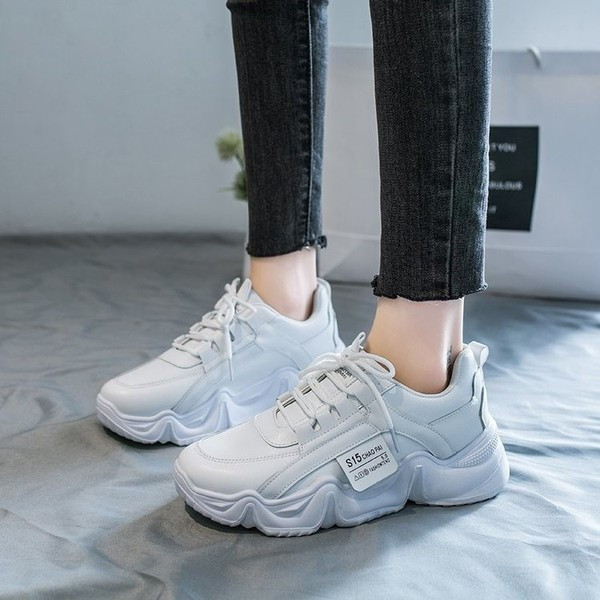 Γυναικεία έκο δερμάτινα  παπούτσια με τραχιά σόλα