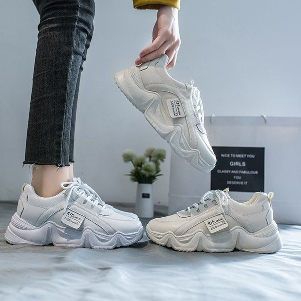 Γυναικεία έκο δερμάτινα  παπούτσια με τραχιά σόλα