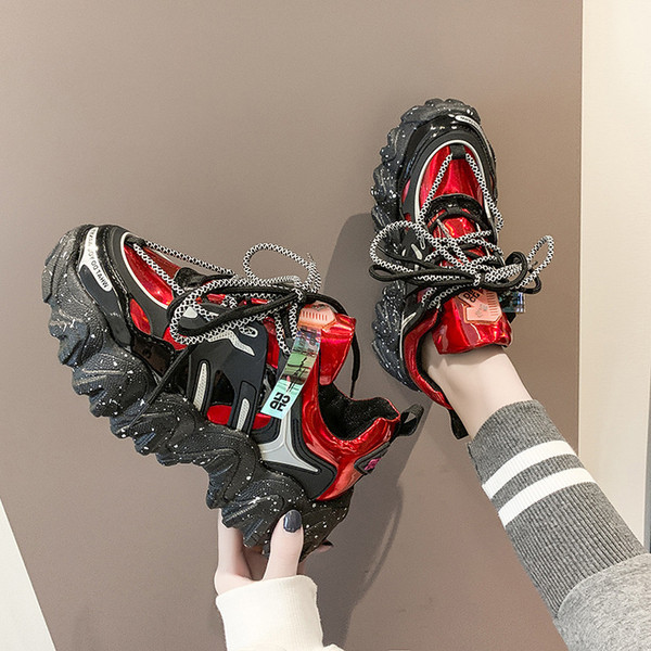 Έκο δερμάτινα παπούτσια με ψηλή σόλα και κορδόνια