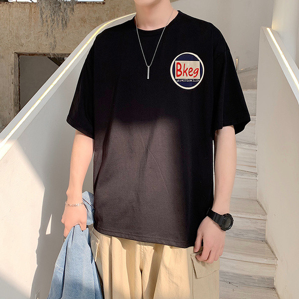 Aplikatsiooniga vabaaja t-särk meestele