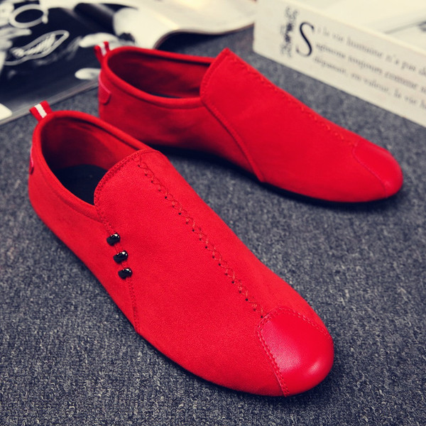 Μοντέρνα ανδρικά μοκασίνια από οικολογικό σουέτ με επίπεδη σόλα