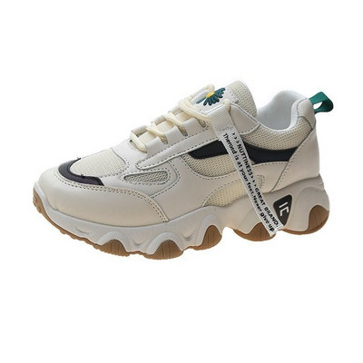 Γυναικεία μοντέρνα αθλητικά παπούτσια με χρωματιστά κεντήματα