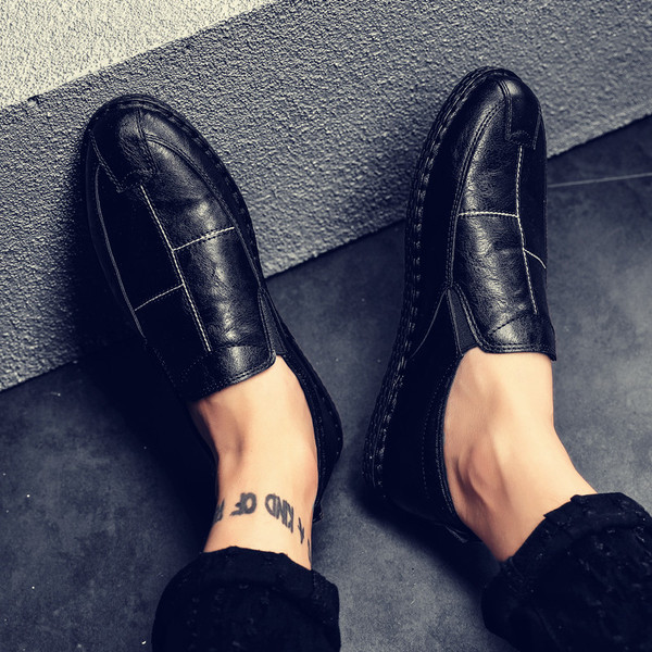 Férfi bőr mokaszin lapos talppal