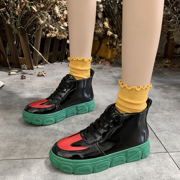 Νέο μοντέλο γυναικεία αθλητικά παπούτσια με τραχιά σόλα