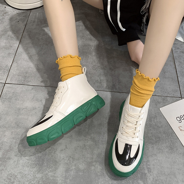 Νέο μοντέλο γυναικεία αθλητικά παπούτσια με τραχιά σόλα