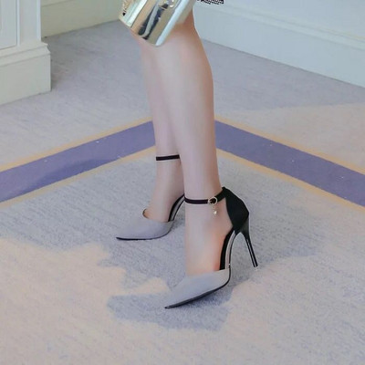 Γυναικεία ψηλοτάκουνα παπούτσια - μυτερά μοντέλα