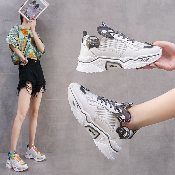 Γυναικεία μοντέρνα αθλητικά παπούτσια με ψηλή σόλα