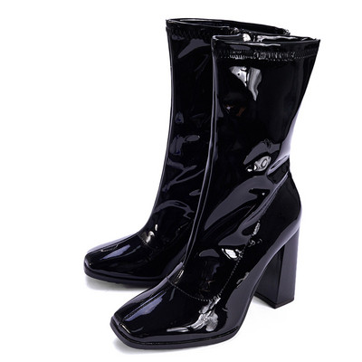 Női alkalmi cipő cipzárral és magassarkúval - két modell