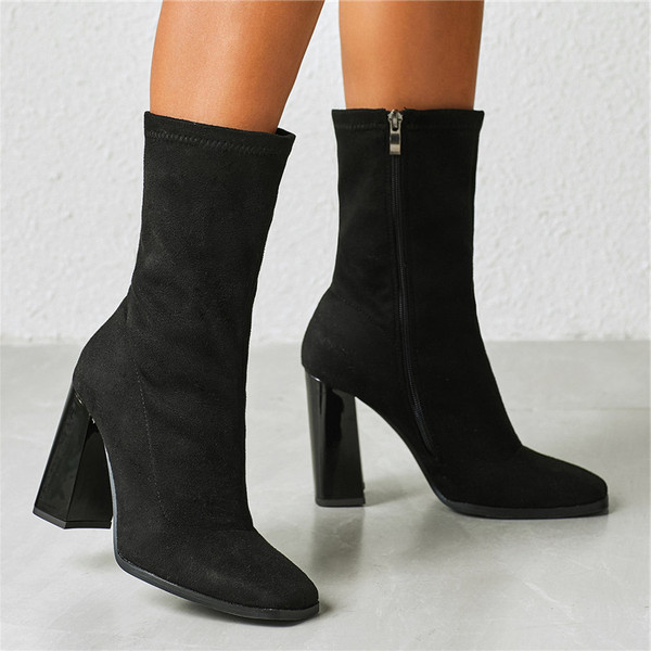 Női alkalmi cipő cipzárral és magassarkúval - két modell