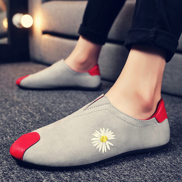 Naujo modelio vyriški mokasinai su siuvinėjimais