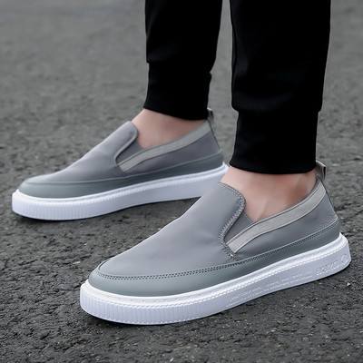 Ανδρικά μοκασίνια με επίπεδη σόλα σε τρία χρώματα