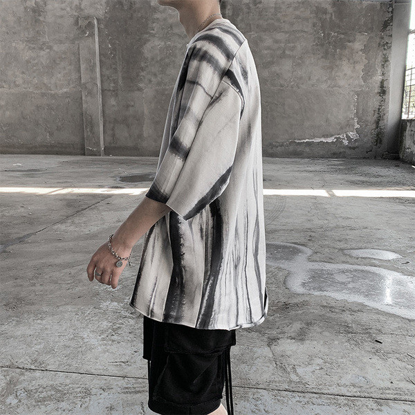 Suvine sillerdavate värvidega t-särk