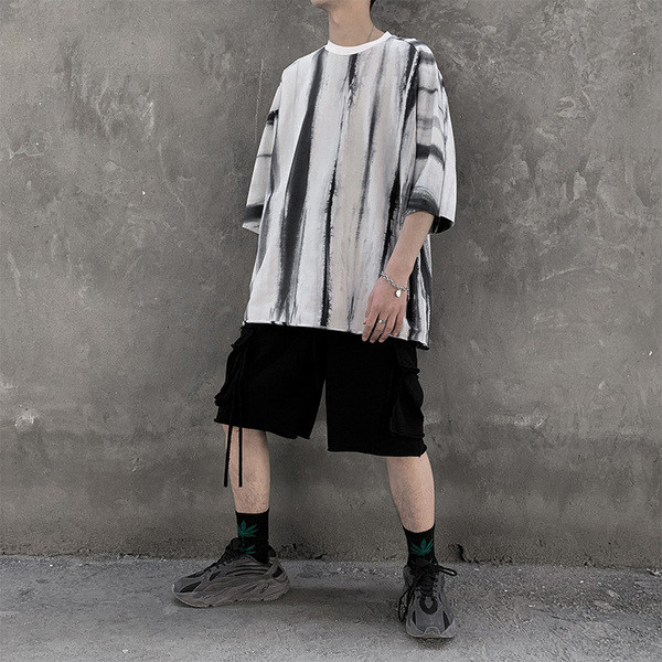 Suvine sillerdavate värvidega t-särk