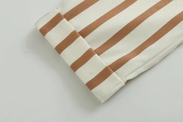 Γυναικείο ριγέ παντελόνι με ψηλή μέση και ζώνη