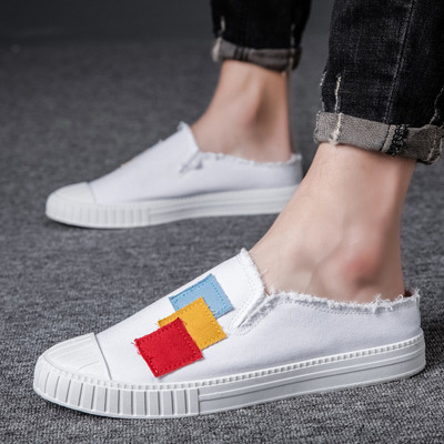 Ανδρικά μοντέρνα μοκασίνια με επίπεδη σόλα σε λευκό και μαύρο χρώμα