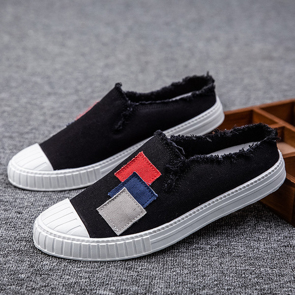 Ανδρικά μοντέρνα μοκασίνια με επίπεδη σόλα σε λευκό και μαύρο χρώμα