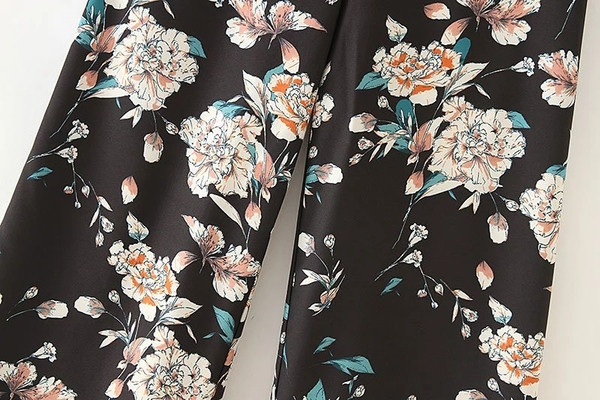 Lillemustri ja kõrge vöökohaga naiste püksid - lai mudel